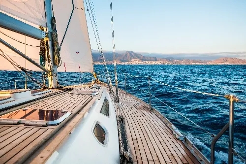 Errores comunes al presentar una reclamación de seguro de barco en España