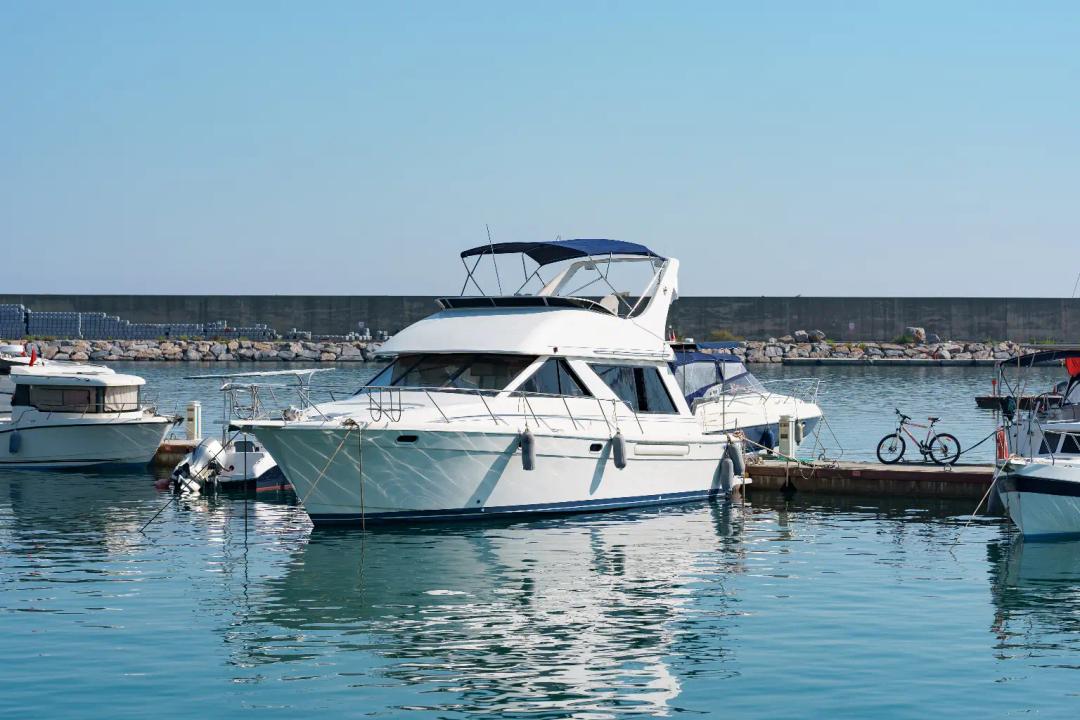Navega con confianza con tu seguro náutico para barcos a motor